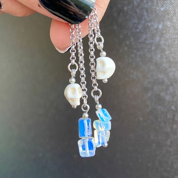 White Skull & opalite stainless steel earrings - Picture 8 of 15